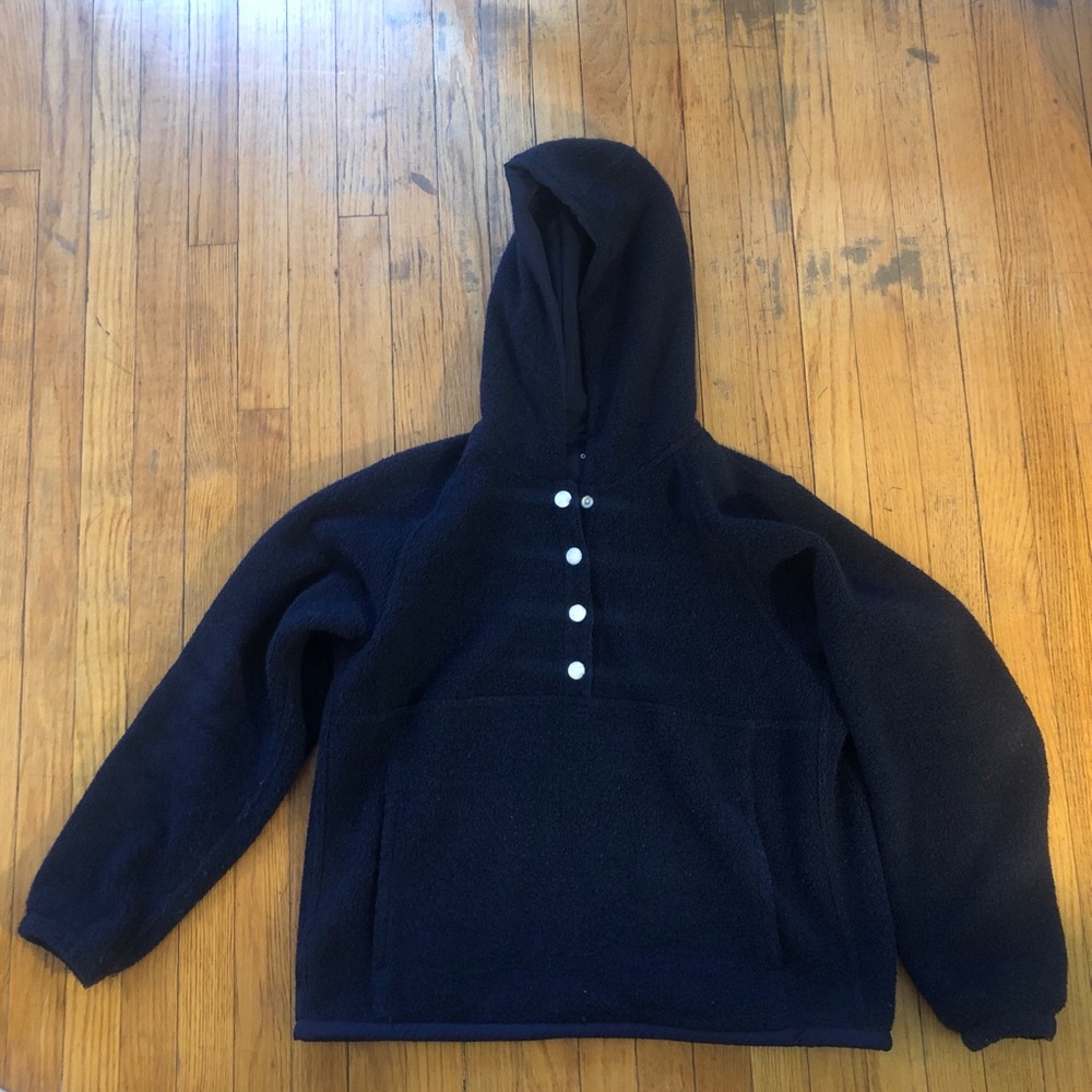 OUTDOOR VOICES NAVY FLEECE